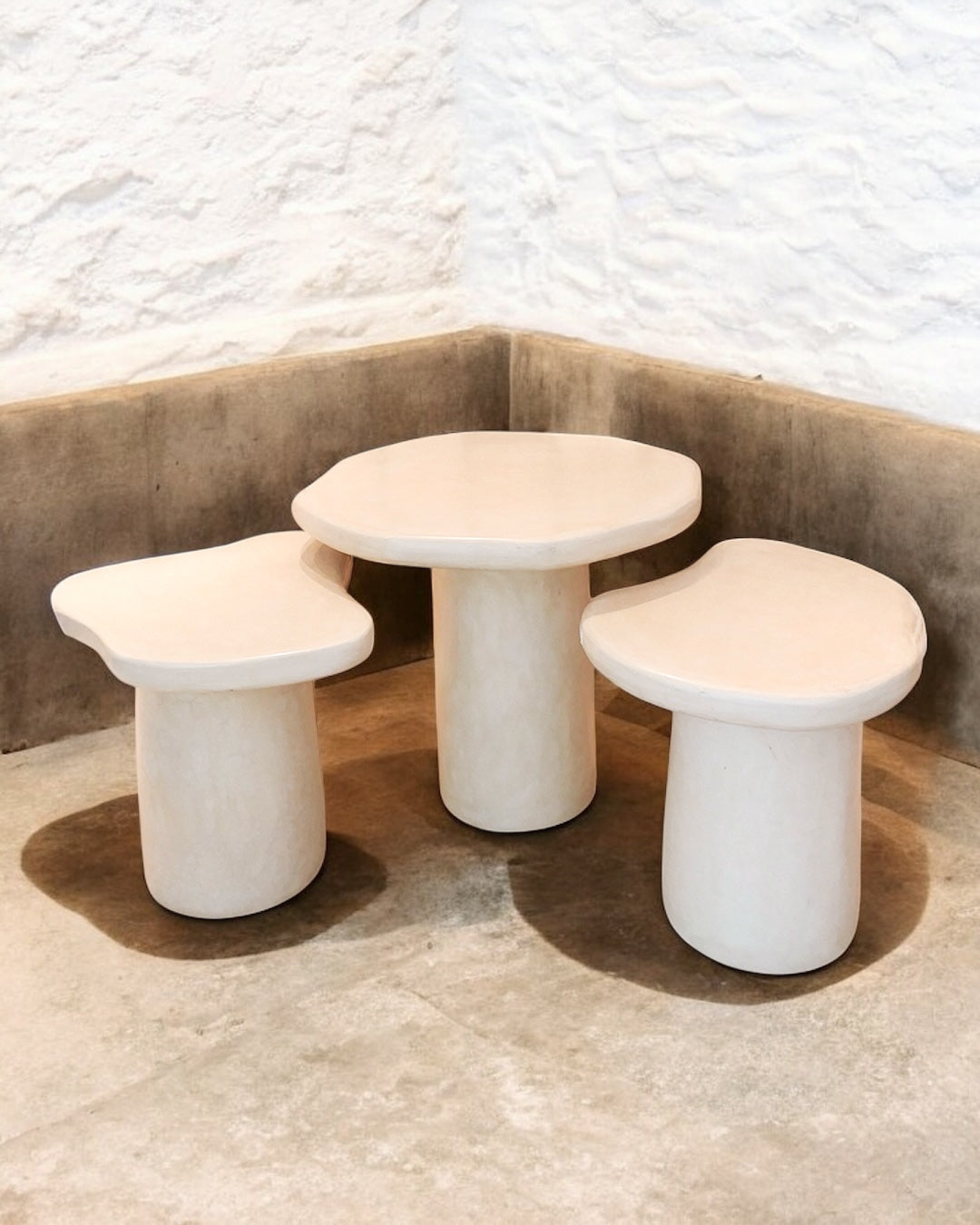 TABLE D'APPOINT FORME LIBRE